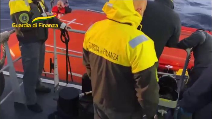 Guardia di Finanza: incendio di un traghetto presso Corfù, unità navali del corpo salvano 243 persone