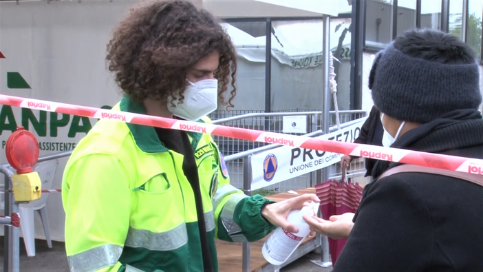 L'effetto super green pass fa volare le prime dosi L'effetto super green pass fa volare le prime dosi