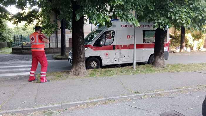 Vigevano: litigio in via D'Este, soccorso un giovane Vigevano: litigio in via D'Este, soccorso un giovane