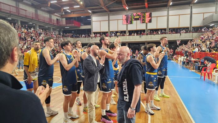 Basket serie A2, le magie di Banks condannano Vigevano: Livorno vince la serie 3-2
