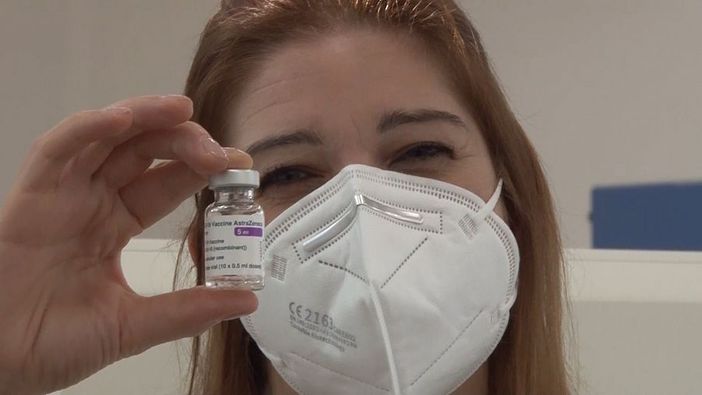 Ufficiale, AstraZeneca agli over65 ma con alcune eccezioni