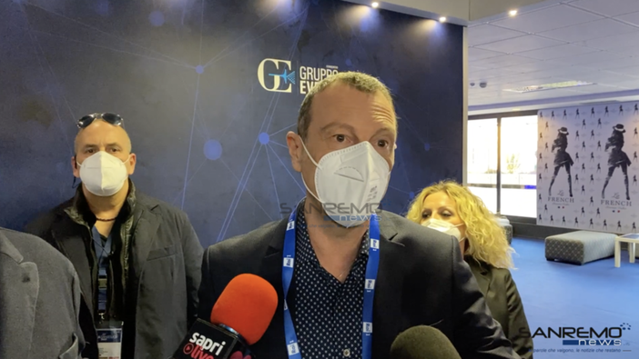 In esclusiva a SanremoNews le parole di Amadeus per i musicisti locali fermi da un anno: “Se lo spettacolo riparte tutti torneranno a lavorare, da chi riempie gli stadi a chi suona nelle cantine”