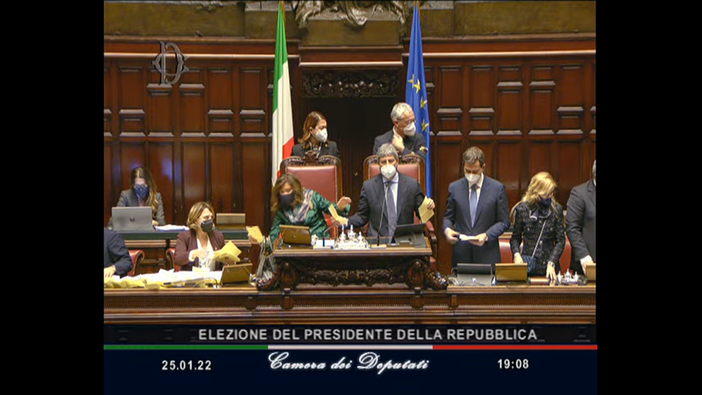 Quirinale, anche la seconda votazione va in bianco. Aumentano i voti &quot;di bandiera&quot; per Bossi e Giorgetti