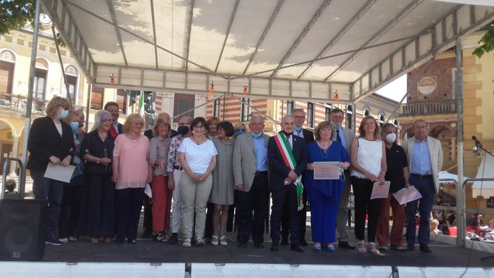 - FOTONOTIZIA - Mede: consegnati i premi della 18° edizione fedelta del lavoro