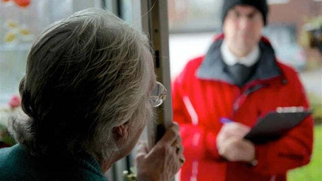 Vigevano: finti tecnici dell'acqua raggirano un anziano, via con 1.500 euro