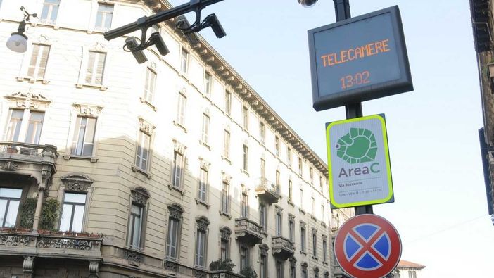 Milano, Area B: oggi si fa sul serio, stop a 483mila macchine