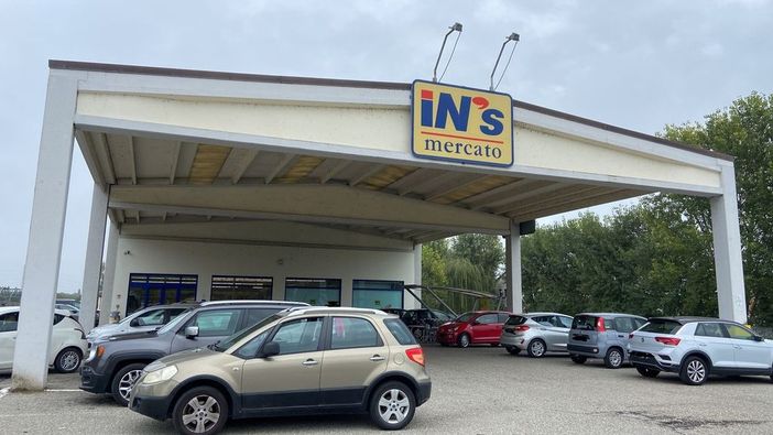 Mede: tentano di aprire la cassaforte del supermercato, ma fuggono a mani vuote