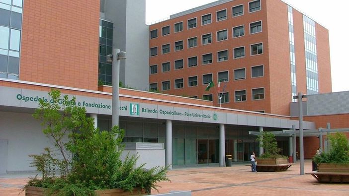 Su una paziente del Circolo di Varese individuata una rarissima variante del Coronavirus: c'è un solo altro caso al mondo