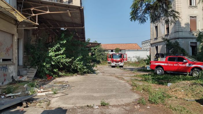 Vigevano: incendio all'ex Molino di via Matteotti Vigevano: incendio all'ex Molino di via Matteotti