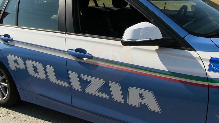 Novara, espulso un 38enne che infastidiva i residenti di alcuni condomini