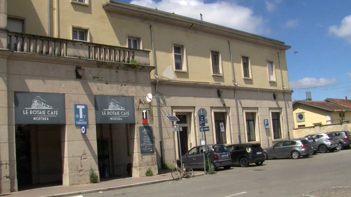 Mortara: la lite in stazione degenera e finisce a coltellate, grave un ragazzo 24enne