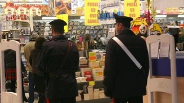 Garlasco: ruba generi alimentari al supermercato, denunciato un 18enne Garlasco: ruba generi alimentari al supermercato, denunciato un 18enne