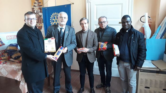 Sannazzaro: donati 470 chili di generi alimentari a sostegno delle famiglie bisognose del territorio Sannazzaro: donati 470 chili di generi alimentari a sostegno delle famiglie bisognose del territorio
