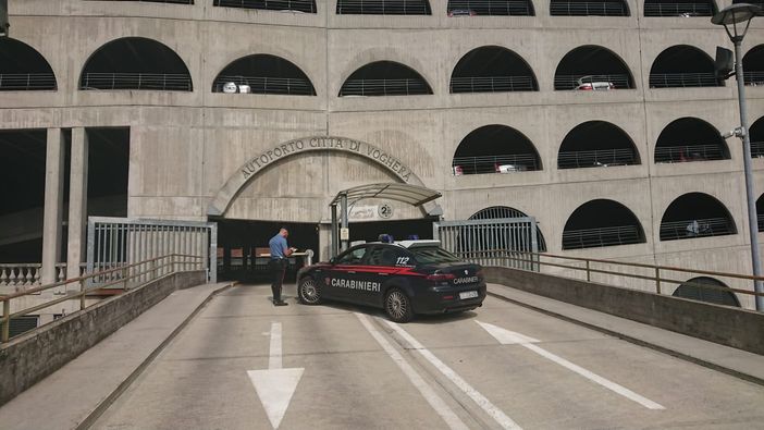 Voghera: minorenne rapina un pensionato all'autoporto, i carabinieri con l'ausilio delle telecamere lo identificano