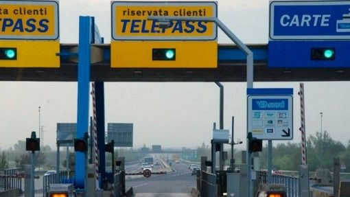 Coronavirus, dal 3 giugno via libera allo spostamento tra regioni. Oggi il decreto in Consiglio dei ministri Coronavirus, dal 3 giugno via libera allo spostamento tra regioni. Oggi il decreto in Consiglio dei ministri