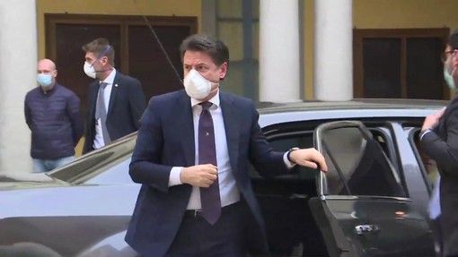 Conte per la prima volta in Lombardia: «Non si può tornare alla normalità, facciamo le cose giuste a costo di scontentare i cittadini» Conte per la prima volta in Lombardia: «Non si può tornare alla normalità, facciamo le cose giuste a costo di scontentare i cittadini»