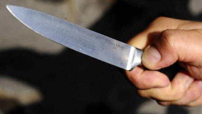 Cassinetta di Lugagnano: giovane accoltellato alle spalle al culmine di una lite Cassinetta di Lugagnano: giovane accoltellato alle spalle al culmine di una lite