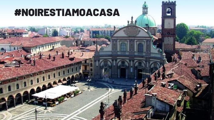 La foto copertina del gruppo Facebook: “VIGEVANO #IORESTOACASA