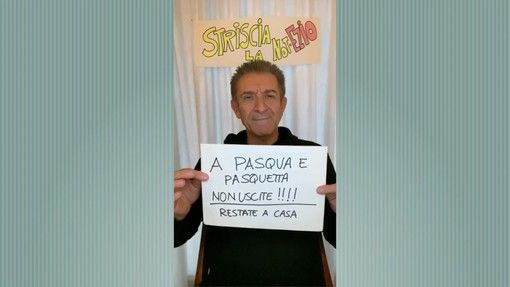 Da Ezio Greggio l'appello "muto" a restare a casa per Pasqua e Pasquetta