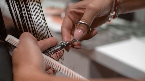 Il grido d'aiuto di parrucchieri e saloni estetici: «Avevamo inviato proposte al governo, non ci hanno neppure risposto» Il grido d'aiuto di parrucchieri e saloni estetici: «Avevamo inviato proposte al governo, non ci hanno neppure risposto»