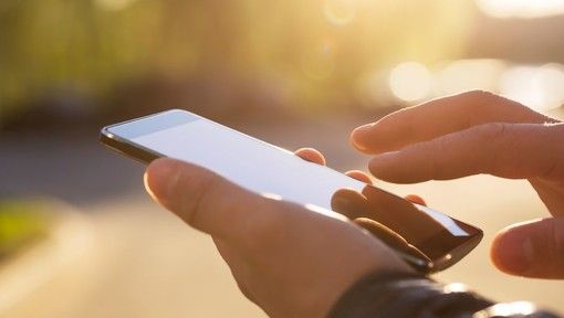 Autocertificazione per gli spostamenti, arriva il formato digitale da tenere nello smartphone