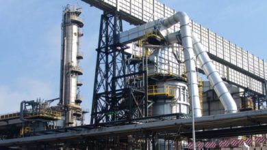 Sannazzaro de' Burgondi: l'acqua di Est Sesia per spegnere l’incendio della raffineria