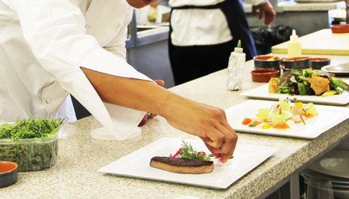 Chef sotto le stelle: venerdì 5 e sabato 6 luglio terzo appuntamento con le cene all’aperto nel centro di Novara