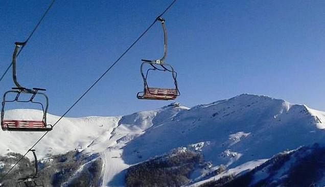 Sugli sci con la mascherina ma è scontro governo-Regioni