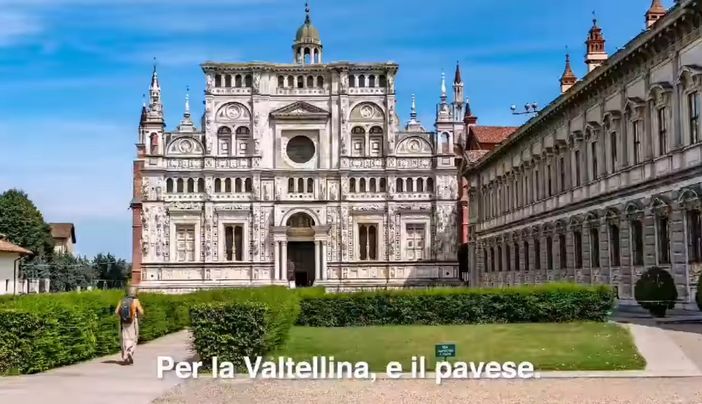 VIDEO. «Dalle vostre terre e dai vostri paesi siete arrivati per aiutare la Lombardia. E non vi abbiamo nemmeno chiamati: grazie fratelli»