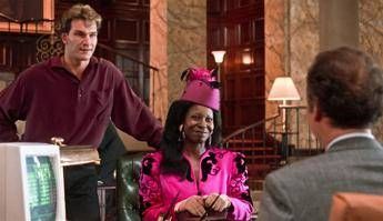 Whoopi Goldberg, dalle pompe funebri a imbrogliona da Oscar: oggi i 70 anni di un'icona di Hollywood Whoopi Goldberg, dalle pompe funebri a imbrogliona da Oscar: oggi i 70 anni di un'icona di Hollywood