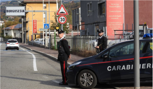 Entra in casa di un'anziana e le ruba orologi e gioielli Entra in casa di un'anziana e le ruba orologi e gioielli