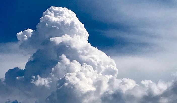 Stasera ancora rischio temporali e grandine. Domani crollo delle temperature: massime a 18 gradi