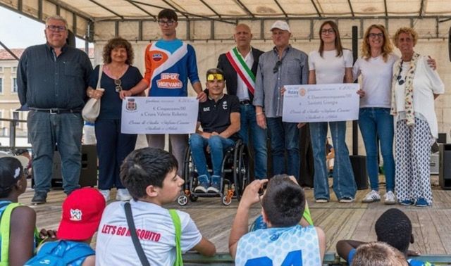 Garlasco, il Rotary Club Cairoli sostiene i giovani talenti sportivi: assegnata a Giorgia Saviotti la borsa di studio “Stefano Carena”