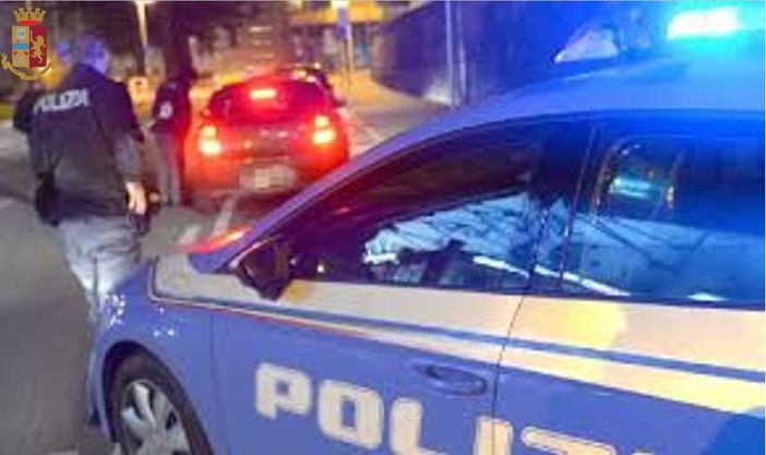 Gallarate, inseguita e speronata dall'ex fidanzato: notte da incubo per una donna. La polizia arresta un 33enne Gallarate, inseguita e speronata dall'ex fidanzato: notte da incubo per una donna. La polizia arresta un 33enne