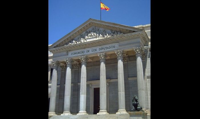 La Spagna legalizza eutanasia e suicidio assistito con un'ampia maggioranza La Spagna legalizza eutanasia e suicidio assistito con un'ampia maggioranza