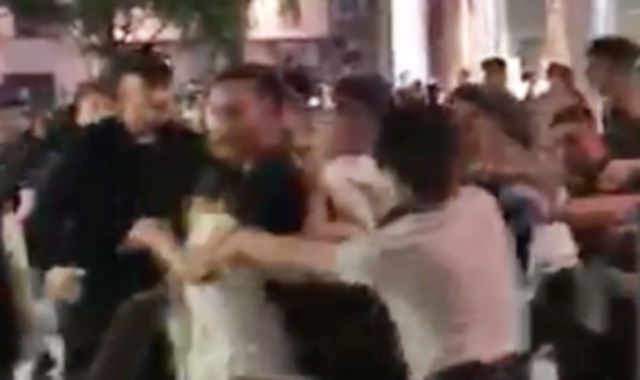 Maxi rissa notturna a Milano: 4 arresti e 11 denunciati