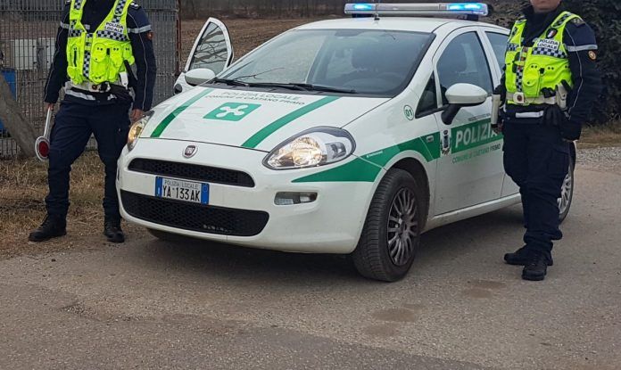 Covid: vende abusivamente Ffp2, sequestrate 1.050 mascherine