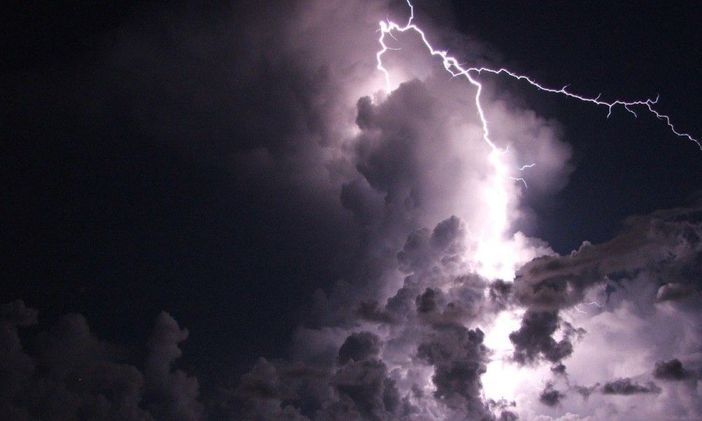 Torna il sole ma non illudiamoci: «Domani temporali, colpi di vento e possibili grandinate» Torna il sole ma non illudiamoci: «Domani temporali, colpi di vento e possibili grandinate»