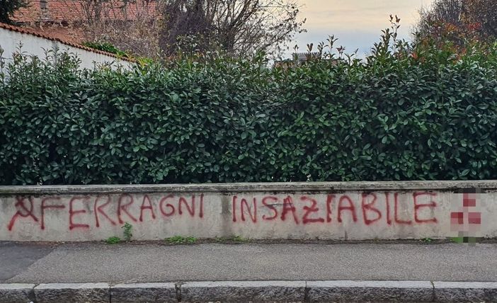 Busto, scritta volgare contro Chiara Ferragni Busto, scritta volgare contro Chiara Ferragni