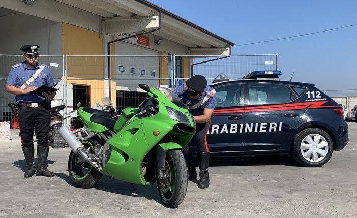 Non si ferma all’alt dei Carabinieri. Rocambolesco inseguimento per le strade di Voghera