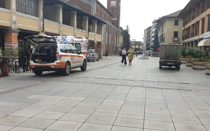 Magenta: arresto cardiaco mentre fa colazione, dramma in pieno centro
