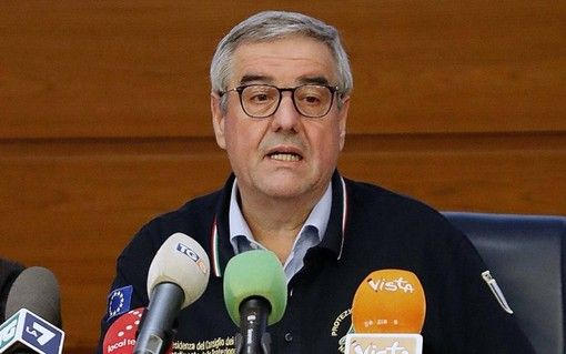 Borrelli: «Io non uso la mascherina». Il vicepresidente della Lombardia: «Parole imprudenti, siamo basiti»