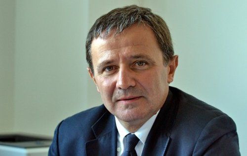 Conferme ai vertici CNAO: insediato il nuovo consiglio di indirizzo e rinnovato il mandato al Presidente Gianluca Vago Conferme ai vertici CNAO: insediato il nuovo consiglio di indirizzo e rinnovato il mandato al Presidente Gianluca Vago