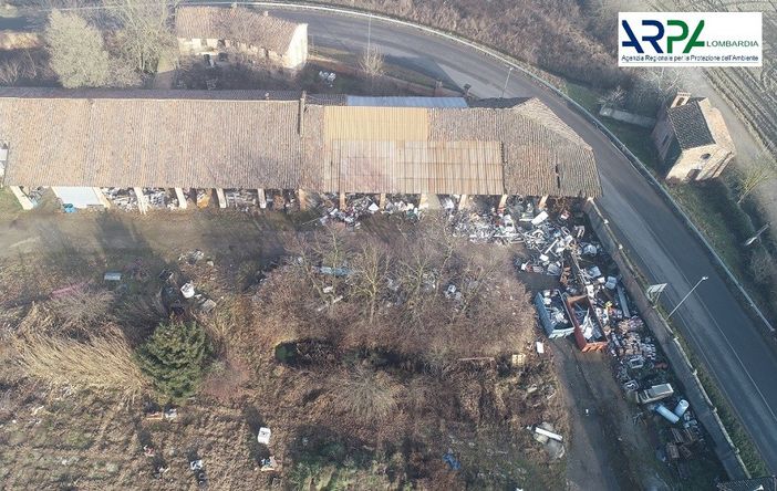 Pavese: scoperta discarica abusiva di 4000 metri cubi in un’area di 14.000 metri quadri
