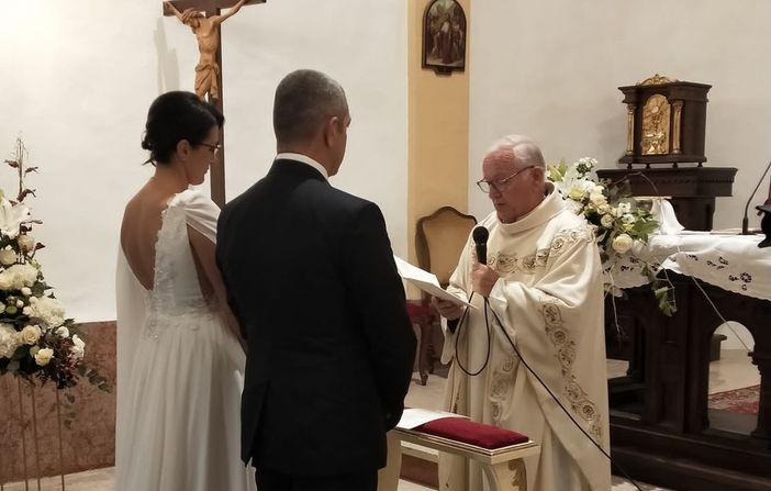 LA STORIA. Ilenia e Carlo finalmente sposi! L’amore trionfa e abbatte le barriere LA STORIA. Ilenia e Carlo finalmente sposi! L’amore trionfa e abbatte le barriere