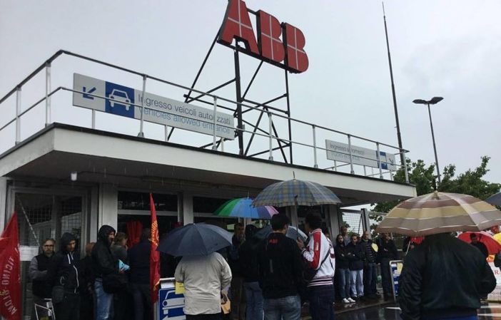 Vittuone, crisi ABB: Fabrizio Cecchetti ‘interroga’ Luigi Di Maio Vittuone, crisi ABB: Fabrizio Cecchetti ‘interroga’ Luigi Di Maio