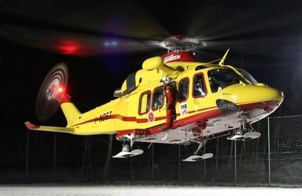 Sesto Calende, donna di 33 anni travolta da un cancello: è grave Sesto Calende, donna di 33 anni travolta da un cancello: è grave