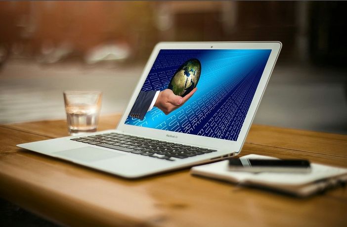Smart working salato: lavorare da casa è costato fino a 268 euro in più a famiglia nel 2020