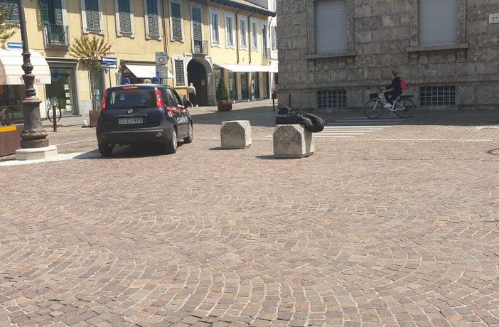 Ladro maldestro nel centro di Magenta tenta il furto, ma perde il tablet con le sue foto