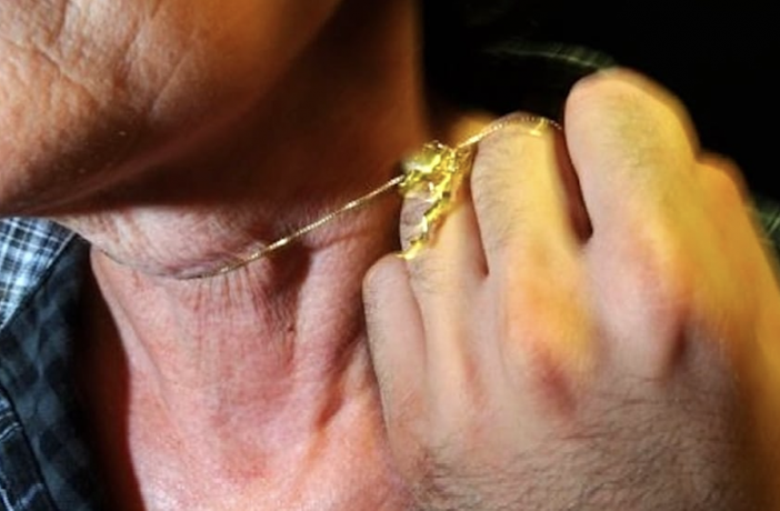 Pavia: ambulante denunciato, 84enne derubata da giovane sotto casa